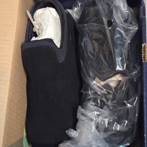 Wide Womens all weather  moccasins  shoes - Picture 3 of 3